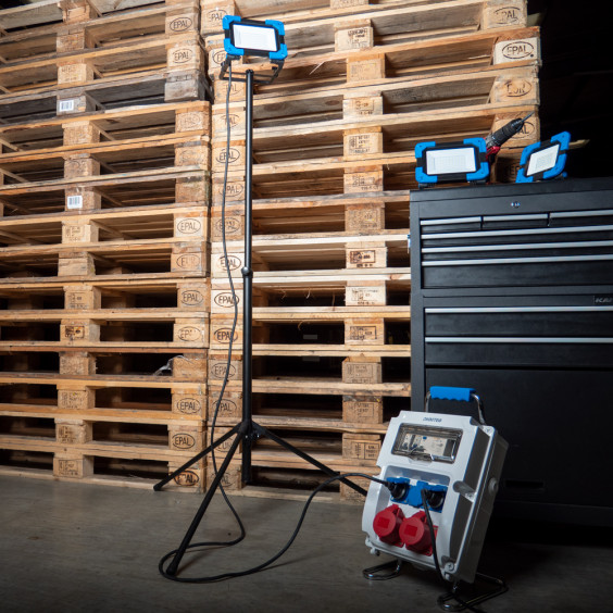 Projecteur de Chantier LED Batterie Rechargeable Extra Plat 30W IP54 NALTO