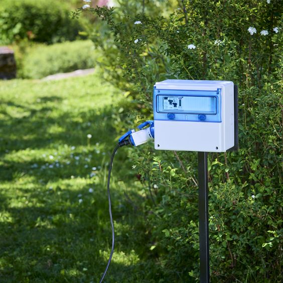 Coffret de camping avec 1 prise CEE 10A + protection électrique incluse